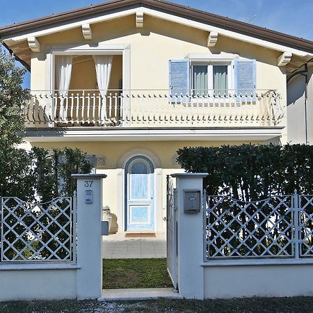 Le Camere Del Soleado Marina di Pietrasanta Bagian luar foto
